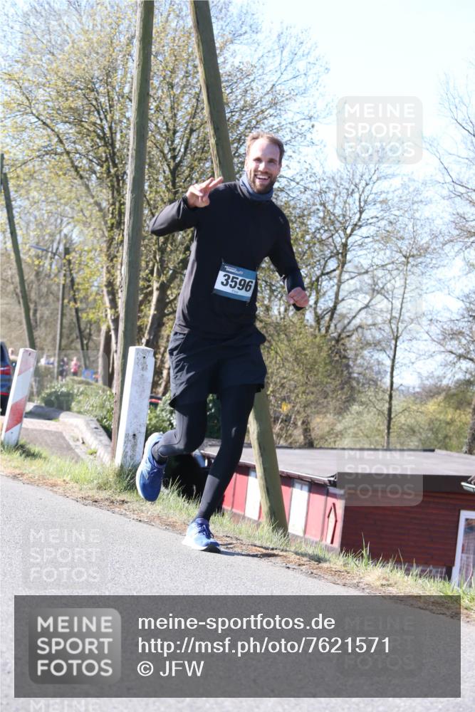 06.04.2025 - 44. Internationalen Wilhelmsburger Insellauf Jannik Wohlers http://msf.ph/oto/7621571 06.04.2025 10:13:49 Laufen 3596 meine-sportfotos.de