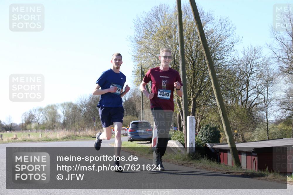 06.04.2025 - 44. Internationalen Wilhelmsburger Insellauf Jannik Wohlers http://msf.ph/oto/7621624 06.04.2025 10:14:26 Laufen 74, 4263 meine-sportfotos.de