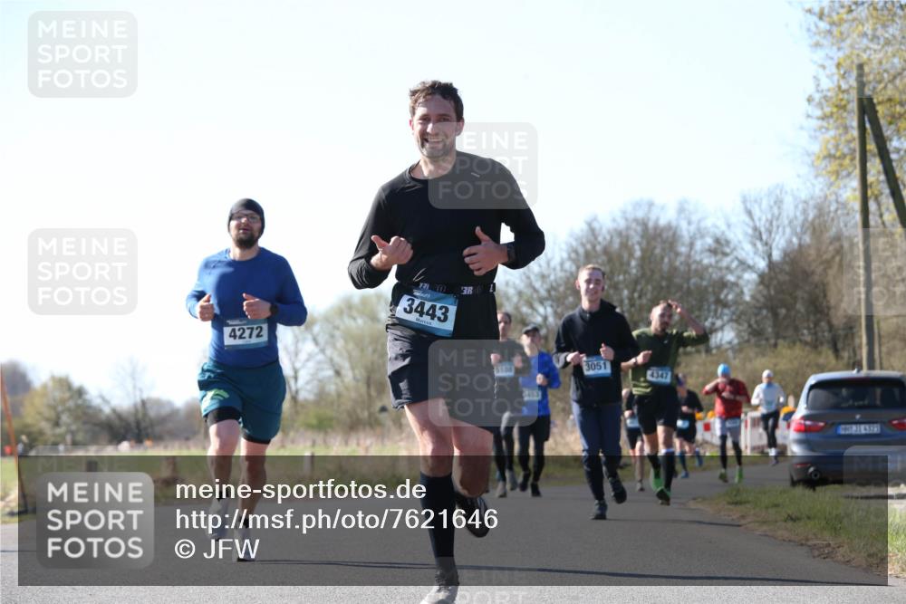 06.04.2025 - 44. Internationalen Wilhelmsburger Insellauf Jannik Wohlers http://msf.ph/oto/7621646 06.04.2025 10:14:47 Laufen 4272, 3443, 5186, 2453, 3051, 4347, 31, 4323 meine-sportfotos.de