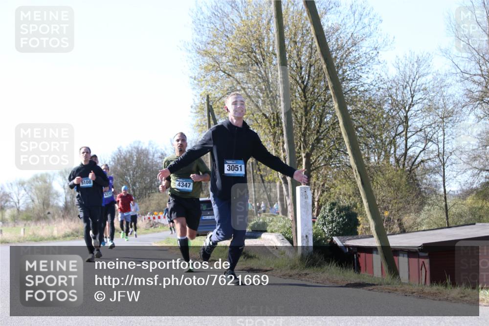 06.04.2025 - 44. Internationalen Wilhelmsburger Insellauf Jannik Wohlers http://msf.ph/oto/7621669 06.04.2025 10:14:51 Laufen 5108, 4310, 4347, 3051, 31, 432 meine-sportfotos.de