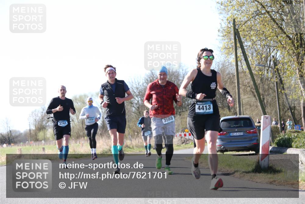 06.04.2025 - 44. Internationalen Wilhelmsburger Insellauf Jannik Wohlers http://msf.ph/oto/7621701 06.04.2025 10:14:56 Laufen 3741, 3808, 3793, 3588, 4413, 31, 4321 meine-sportfotos.de