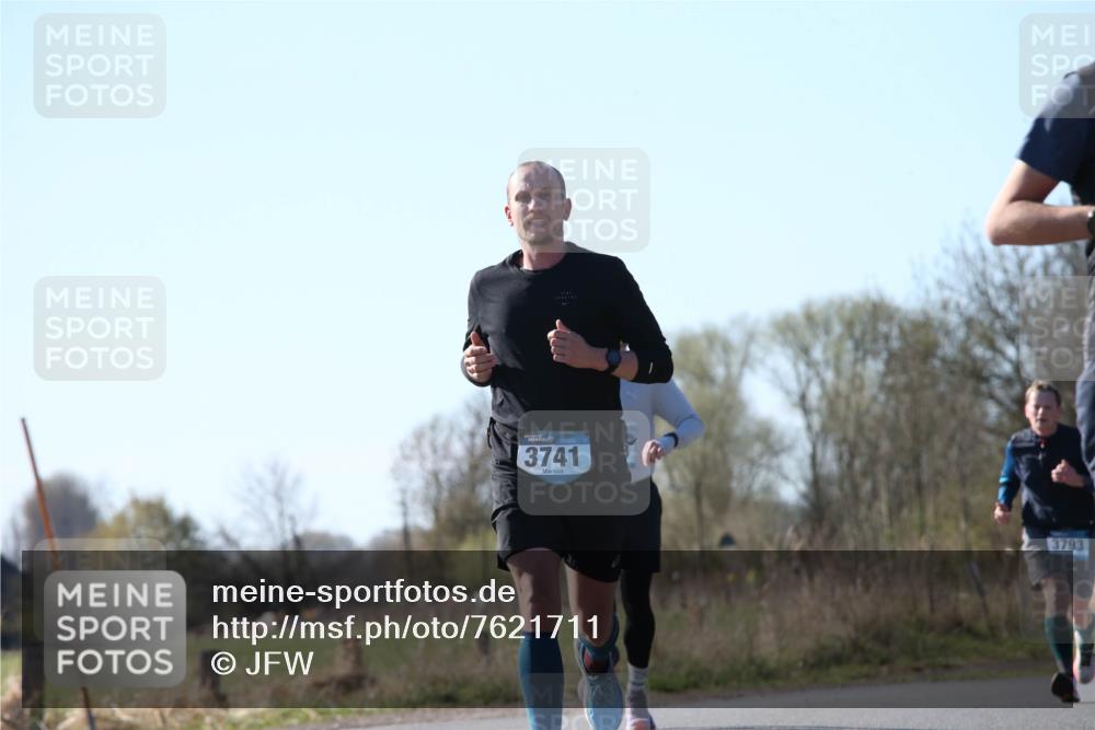 06.04.2025 - 44. Internationalen Wilhelmsburger Insellauf Jannik Wohlers http://msf.ph/oto/7621711 06.04.2025 10:14:58 Laufen 3741, 3793 meine-sportfotos.de