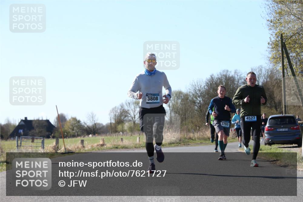 06.04.2025 - 44. Internationalen Wilhelmsburger Insellauf Jannik Wohlers http://msf.ph/oto/7621727 06.04.2025 10:15:01 Laufen 3808, 3793, 4527, 31, 4323 meine-sportfotos.de