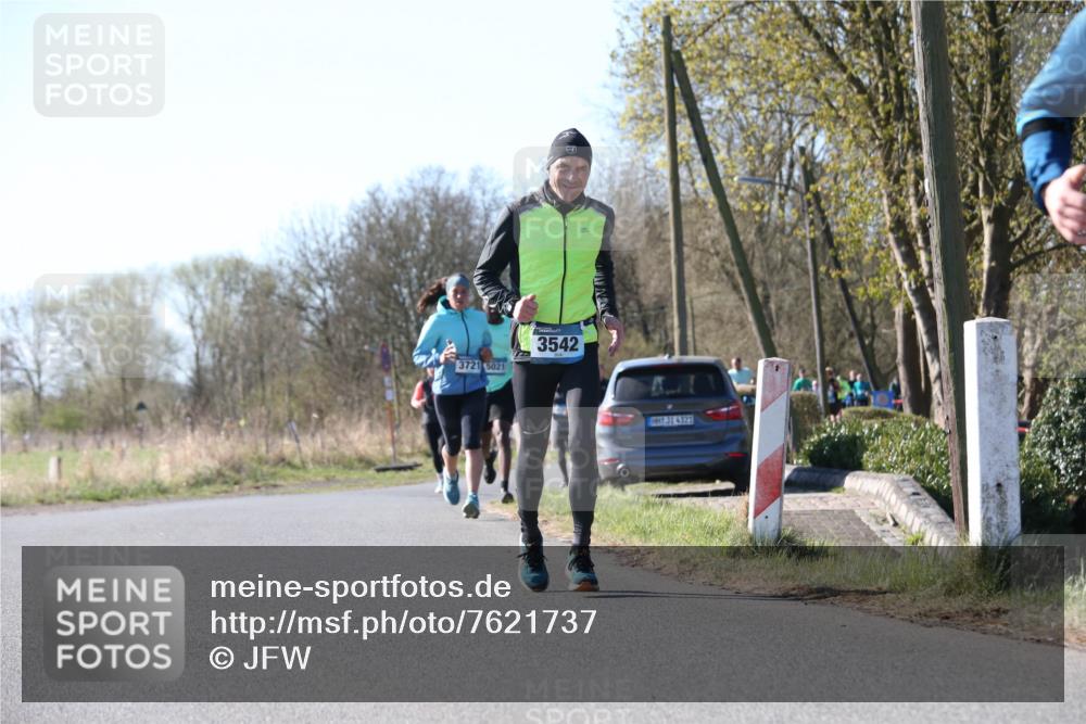 06.04.2025 - 44. Internationalen Wilhelmsburger Insellauf Jannik Wohlers http://msf.ph/oto/7621737 06.04.2025 10:15:05 Laufen 3542, 3721, 5021, 31, 4323 meine-sportfotos.de