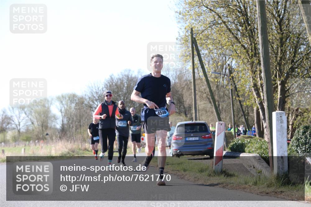 06.04.2025 - 44. Internationalen Wilhelmsburger Insellauf Jannik Wohlers http://msf.ph/oto/7621770 06.04.2025 10:15:12 Laufen 3323, 4135, 102, 4546, 4321 meine-sportfotos.de