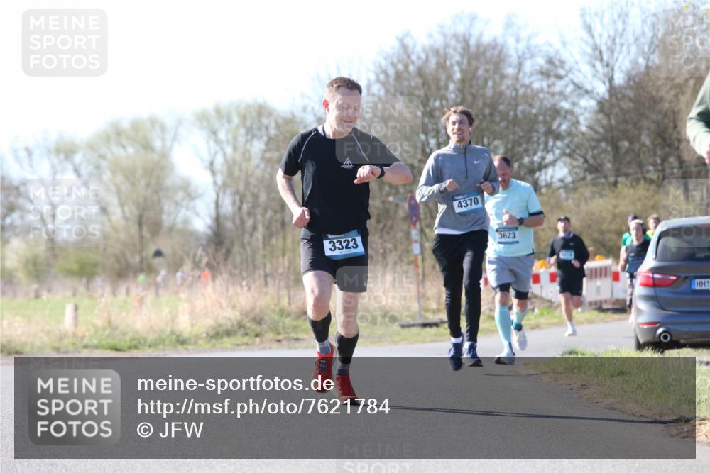 06.04.2025 - 44. Internationalen Wilhelmsburger Insellauf Jannik Wohlers http://msf.ph/oto/7621784 06.04.2025 10:15:18 Laufen 3323, 4370, 3623 meine-sportfotos.de