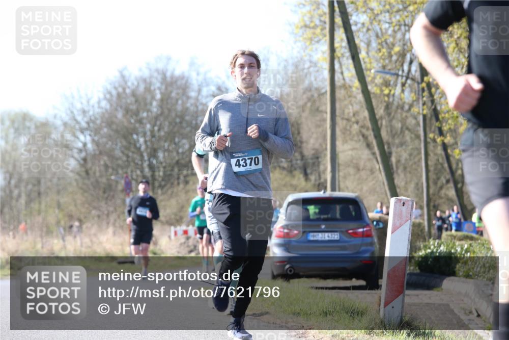 06.04.2025 - 44. Internationalen Wilhelmsburger Insellauf Jannik Wohlers http://msf.ph/oto/7621796 06.04.2025 10:15:21 Laufen 4370 meine-sportfotos.de