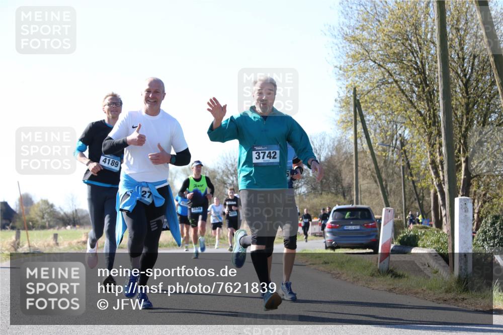 06.04.2025 - 44. Internationalen Wilhelmsburger Insellauf Jannik Wohlers http://msf.ph/oto/7621839 06.04.2025 10:15:38 Laufen 4189, 127, 3939, 3742, 31, 4323 meine-sportfotos.de