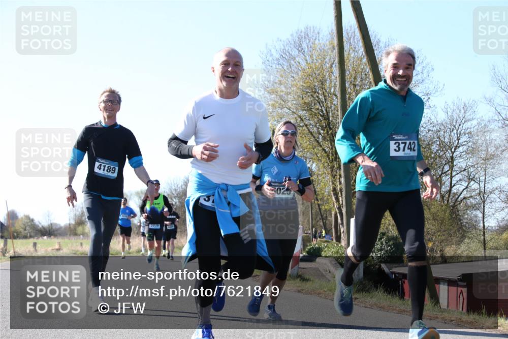 06.04.2025 - 44. Internationalen Wilhelmsburger Insellauf Jannik Wohlers http://msf.ph/oto/7621849 06.04.2025 10:15:39 Laufen 4189, 3939, 025, 3742 meine-sportfotos.de