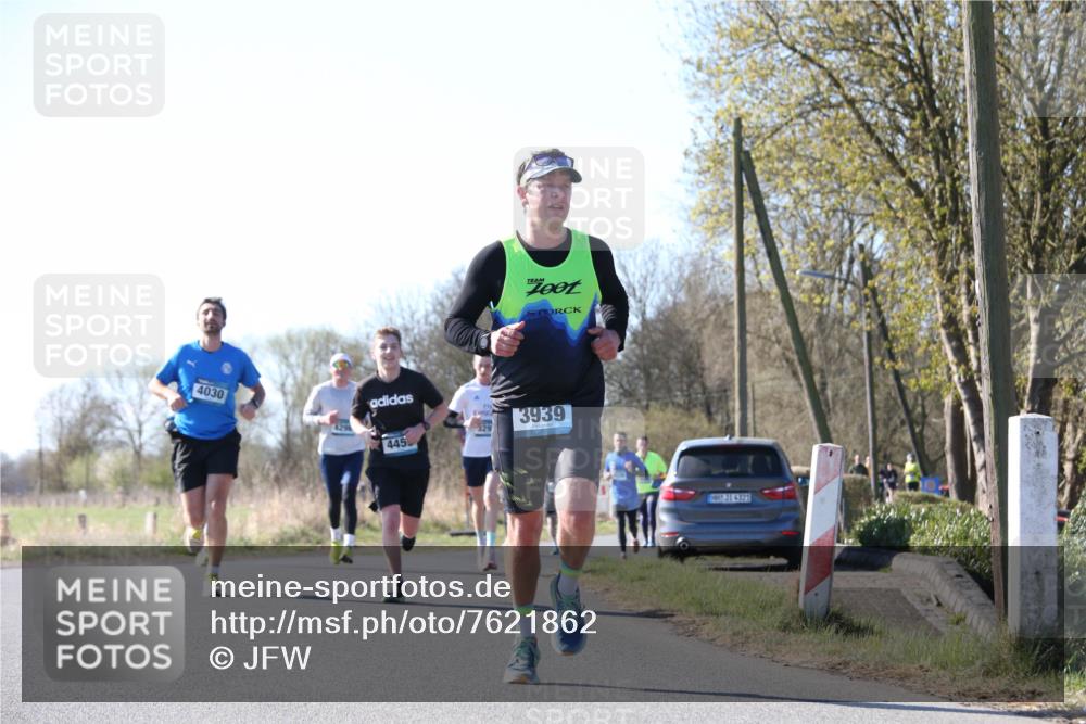 06.04.2025 - 44. Internationalen Wilhelmsburger Insellauf Jannik Wohlers http://msf.ph/oto/7621862 06.04.2025 10:15:42 Laufen 4030, 445, 3939, 31, 4321 meine-sportfotos.de