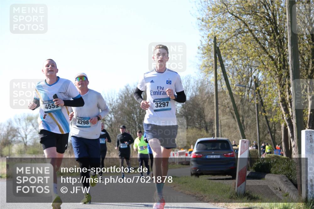 06.04.2025 - 44. Internationalen Wilhelmsburger Insellauf Jannik Wohlers http://msf.ph/oto/7621878 06.04.2025 10:15:46 Laufen 455, 4298, 471, 3297, 31, 4323 meine-sportfotos.de