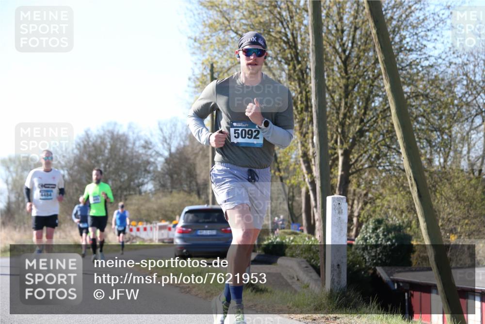 06.04.2025 - 44. Internationalen Wilhelmsburger Insellauf Jannik Wohlers http://msf.ph/oto/7621953 06.04.2025 10:16:25 Laufen 5092 meine-sportfotos.de