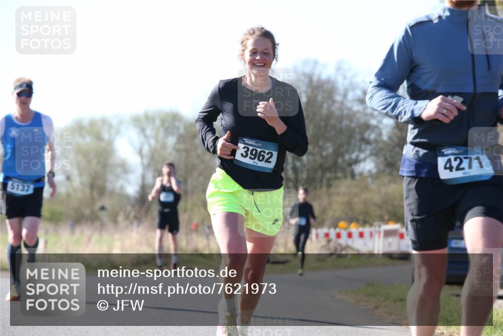 06.04.2025 - 44. Internationalen Wilhelmsburger Insellauf Jannik Wohlers http://msf.ph/oto/7621973 06.04.2025 10:16:35 Laufen 5137, 3962, 4271 meine-sportfotos.de