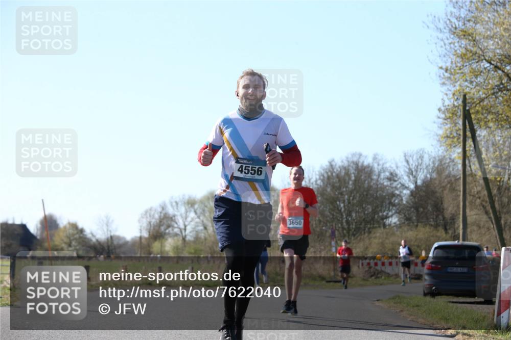 06.04.2025 - 44. Internationalen Wilhelmsburger Insellauf Jannik Wohlers http://msf.ph/oto/7622040 06.04.2025 10:17:33 Laufen 4556, 3650, 4323 meine-sportfotos.de