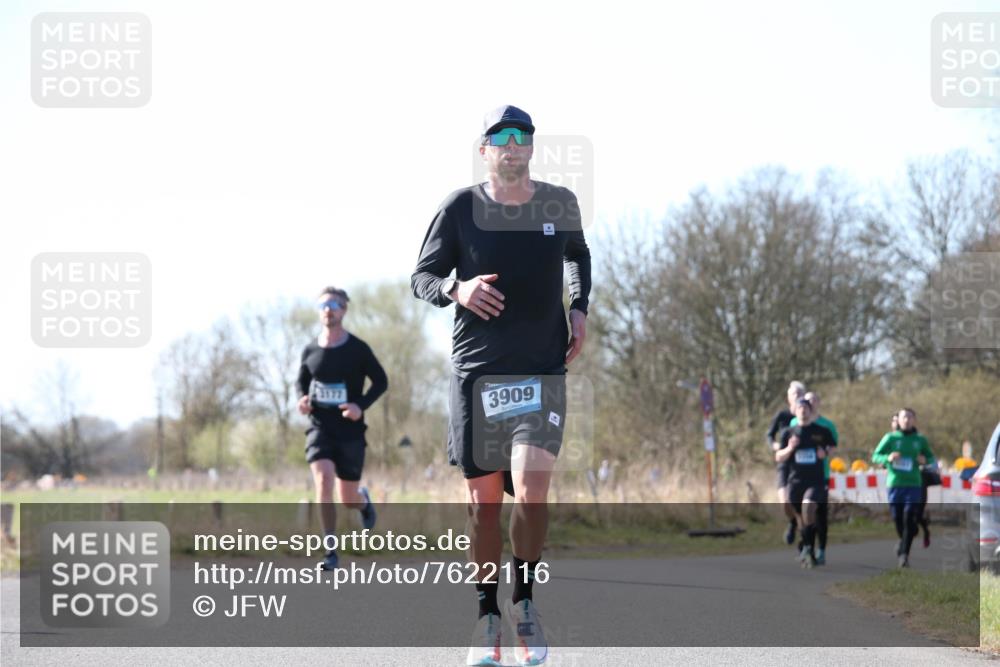 06.04.2025 - 44. Internationalen Wilhelmsburger Insellauf Jannik Wohlers http://msf.ph/oto/7622116 06.04.2025 10:18:03 Laufen 3909 meine-sportfotos.de