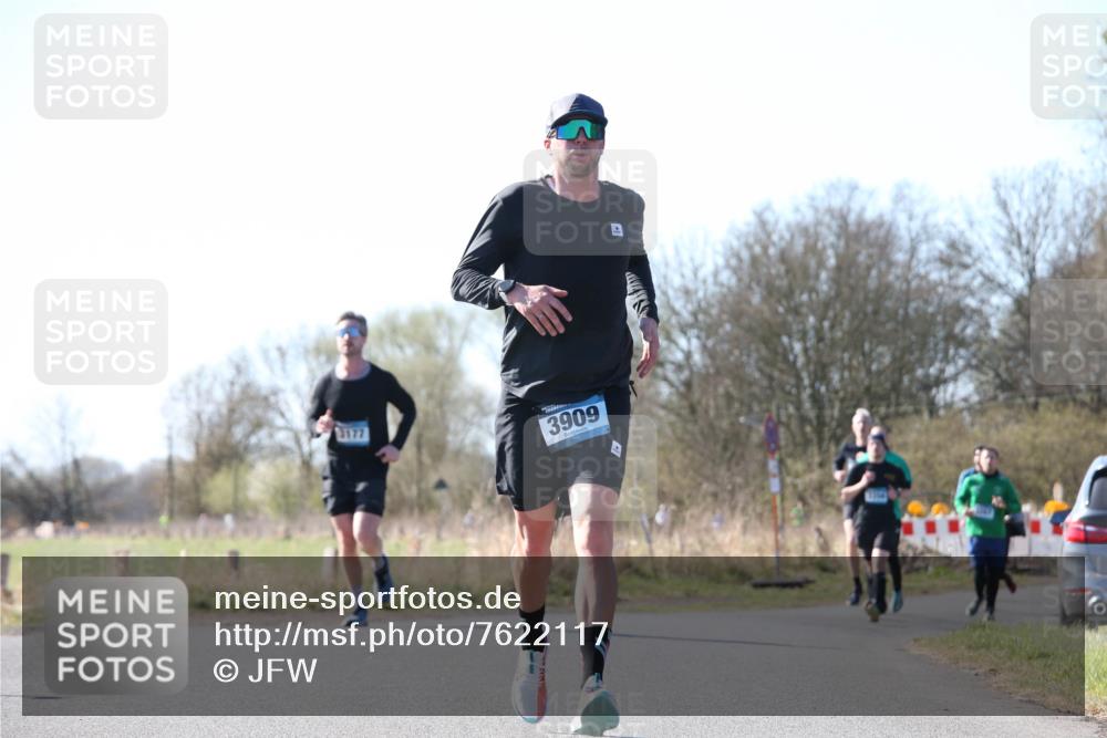 06.04.2025 - 44. Internationalen Wilhelmsburger Insellauf Jannik Wohlers http://msf.ph/oto/7622117 06.04.2025 10:18:03 Laufen 3177, 3909 meine-sportfotos.de