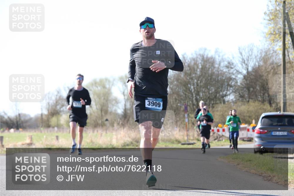 06.04.2025 - 44. Internationalen Wilhelmsburger Insellauf Jannik Wohlers http://msf.ph/oto/7622118 06.04.2025 10:18:04 Laufen 3909, 31, 4321 meine-sportfotos.de