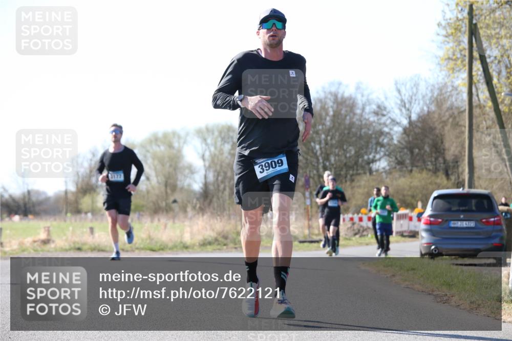 06.04.2025 - 44. Internationalen Wilhelmsburger Insellauf Jannik Wohlers http://msf.ph/oto/7622121 06.04.2025 10:18:04 Laufen 3909, 31, 4323 meine-sportfotos.de