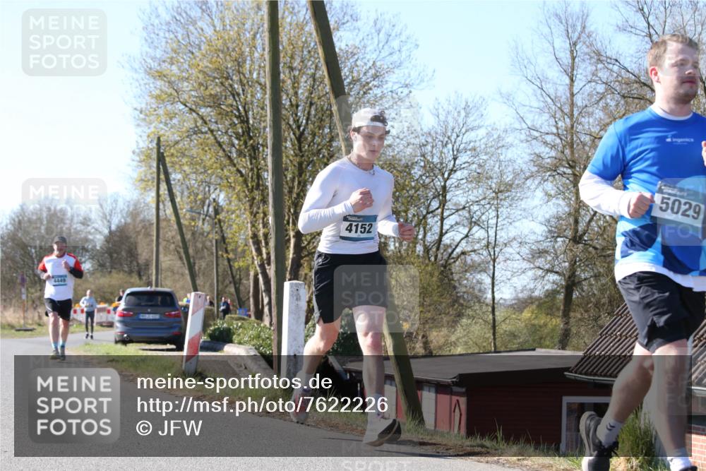 06.04.2025 - 44. Internationalen Wilhelmsburger Insellauf Jannik Wohlers http://msf.ph/oto/7622226 06.04.2025 10:19:06 Laufen 4449, 4152, 5029 meine-sportfotos.de