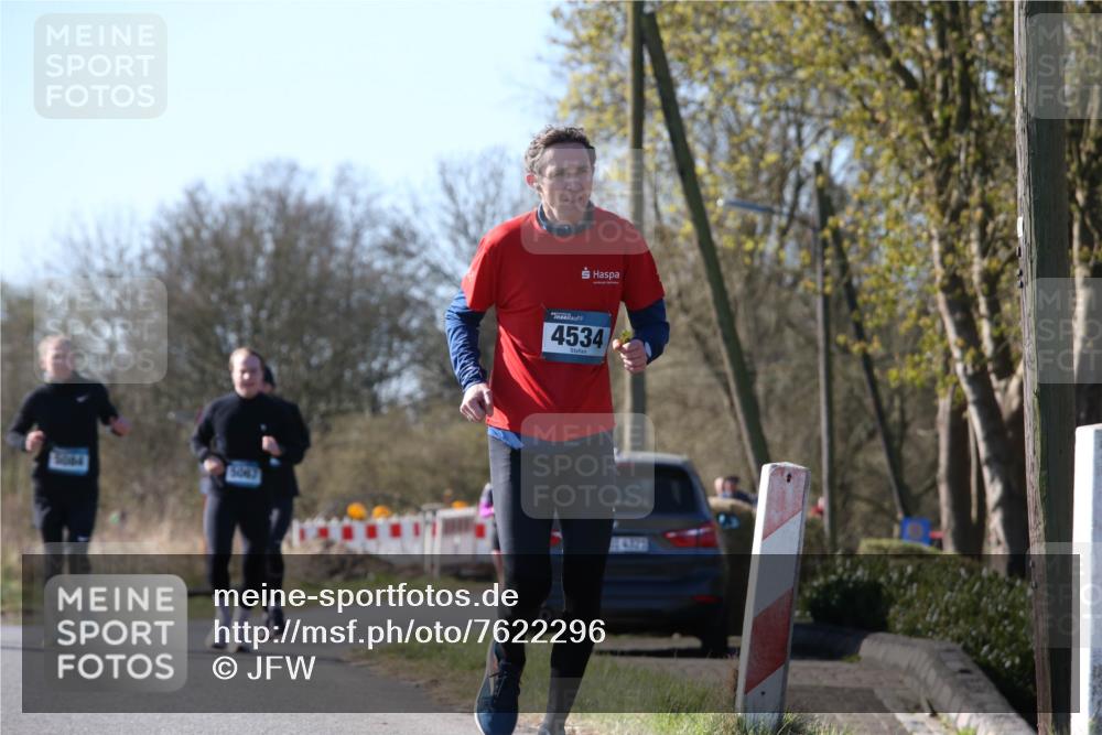 06.04.2025 - 44. Internationalen Wilhelmsburger Insellauf Jannik Wohlers http://msf.ph/oto/7622296 06.04.2025 10:19:59 Laufen 5067, 4534, 14929 meine-sportfotos.de