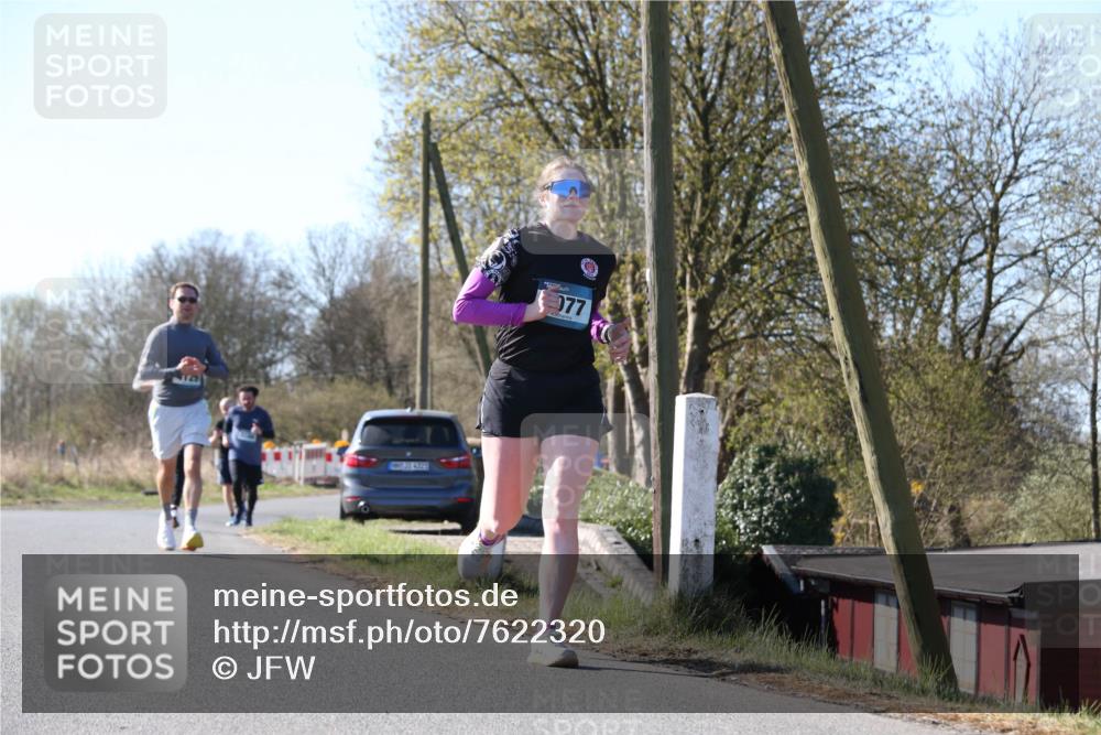 06.04.2025 - 44. Internationalen Wilhelmsburger Insellauf Jannik Wohlers http://msf.ph/oto/7622320 06.04.2025 10:20:13 Laufen 077 meine-sportfotos.de