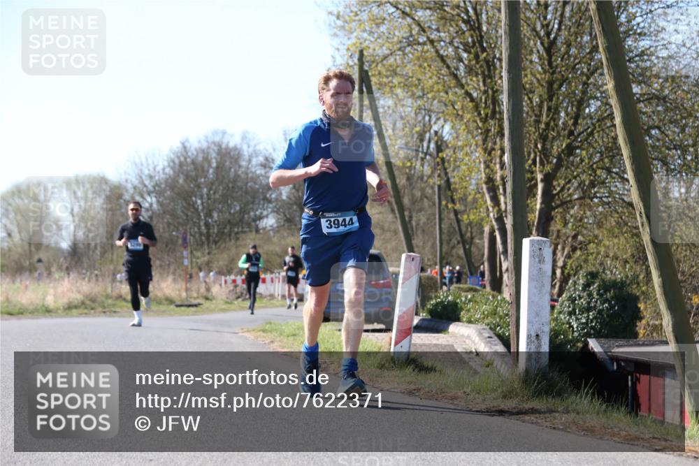06.04.2025 - 44. Internationalen Wilhelmsburger Insellauf Jannik Wohlers http://msf.ph/oto/7622371 06.04.2025 10:20:45 Laufen 3944 meine-sportfotos.de