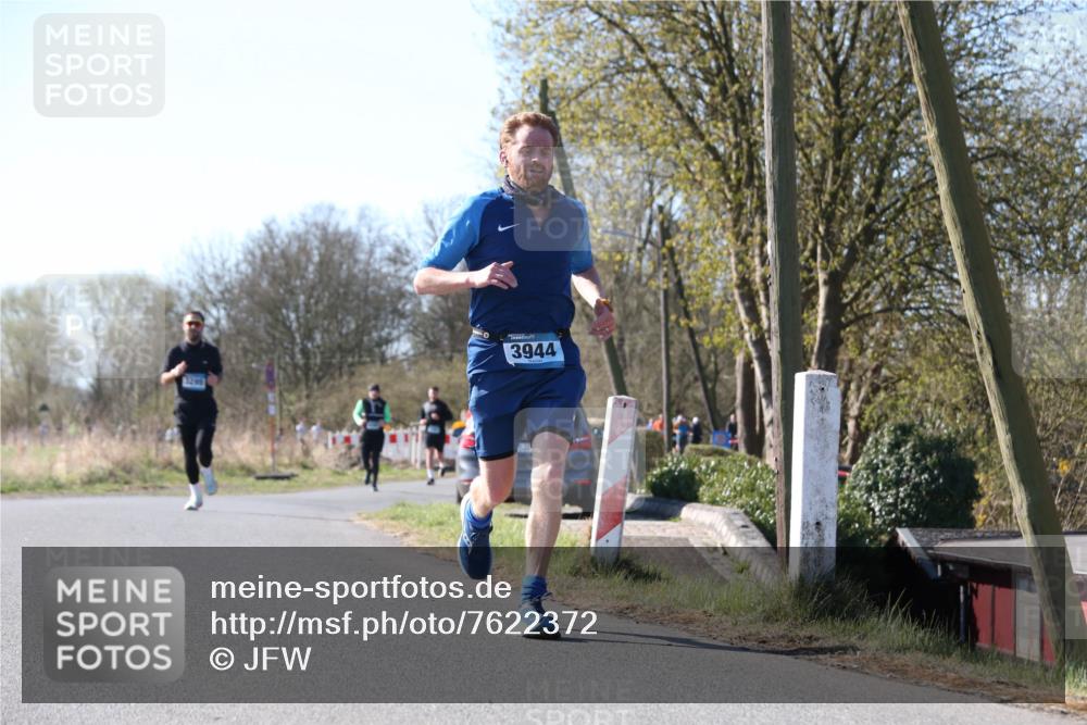 06.04.2025 - 44. Internationalen Wilhelmsburger Insellauf Jannik Wohlers http://msf.ph/oto/7622372 06.04.2025 10:20:45 Laufen 3944 meine-sportfotos.de