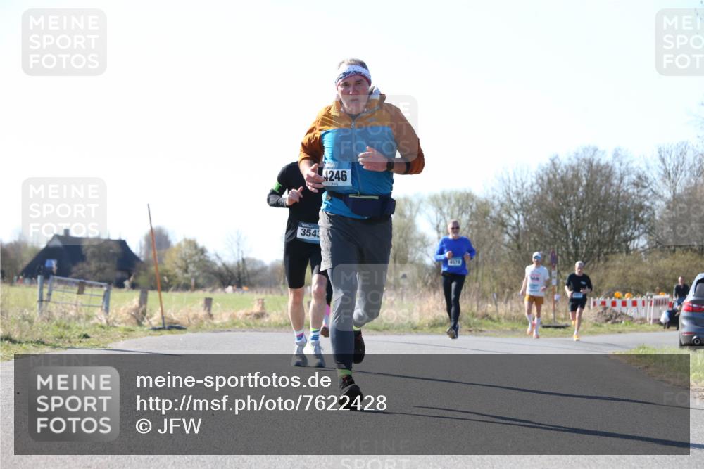 06.04.2025 - 44. Internationalen Wilhelmsburger Insellauf Jannik Wohlers http://msf.ph/oto/7622428 06.04.2025 10:21:21 Laufen 354, 4246, 4578 meine-sportfotos.de