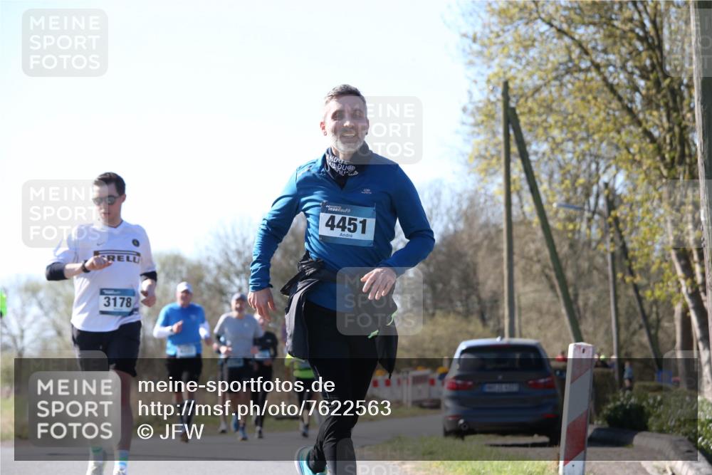 06.04.2025 - 44. Internationalen Wilhelmsburger Insellauf Jannik Wohlers http://msf.ph/oto/7622563 06.04.2025 10:22:08 Laufen 3178, 4451 meine-sportfotos.de