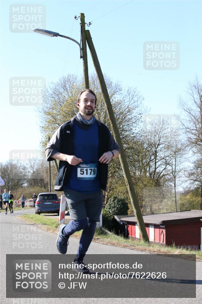 06.04.2025 - 44. Internationalen Wilhelmsburger Insellauf Jannik Wohlers http://msf.ph/oto/7622626 06.04.2025 10:22:42 Laufen 5179 meine-sportfotos.de