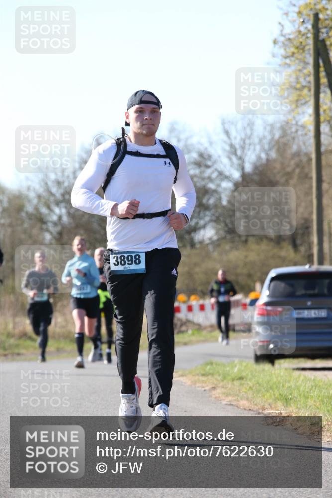 06.04.2025 - 44. Internationalen Wilhelmsburger Insellauf Jannik Wohlers http://msf.ph/oto/7622630 06.04.2025 10:22:44 Laufen 3898 meine-sportfotos.de