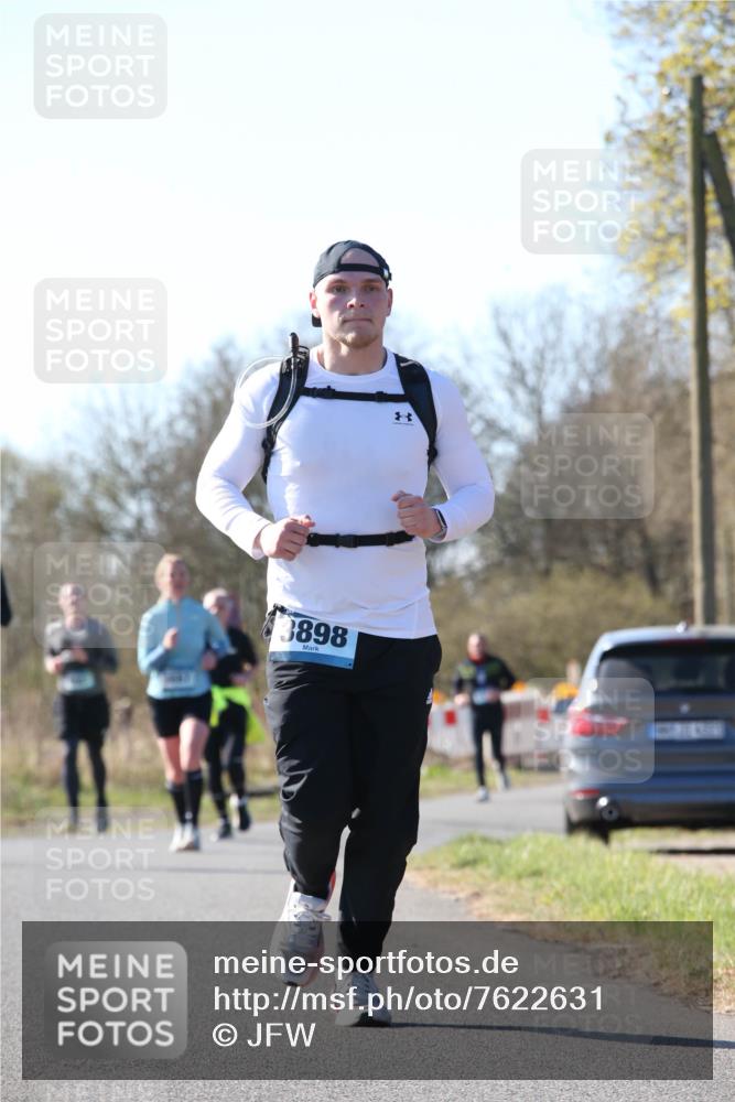 06.04.2025 - 44. Internationalen Wilhelmsburger Insellauf Jannik Wohlers http://msf.ph/oto/7622631 06.04.2025 10:22:44 Laufen 3898 meine-sportfotos.de