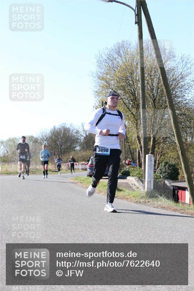 06.04.2025 - 44. Internationalen Wilhelmsburger Insellauf Jannik Wohlers http://msf.ph/oto/7622640 06.04.2025 10:22:46 Laufen 3915, 3898 meine-sportfotos.de