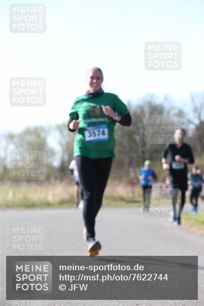 06.04.2025 - 44. Internationalen Wilhelmsburger Insellauf Jannik Wohlers http://msf.ph/oto/7622744 06.04.2025 10:23:29 Laufen 3574 meine-sportfotos.de