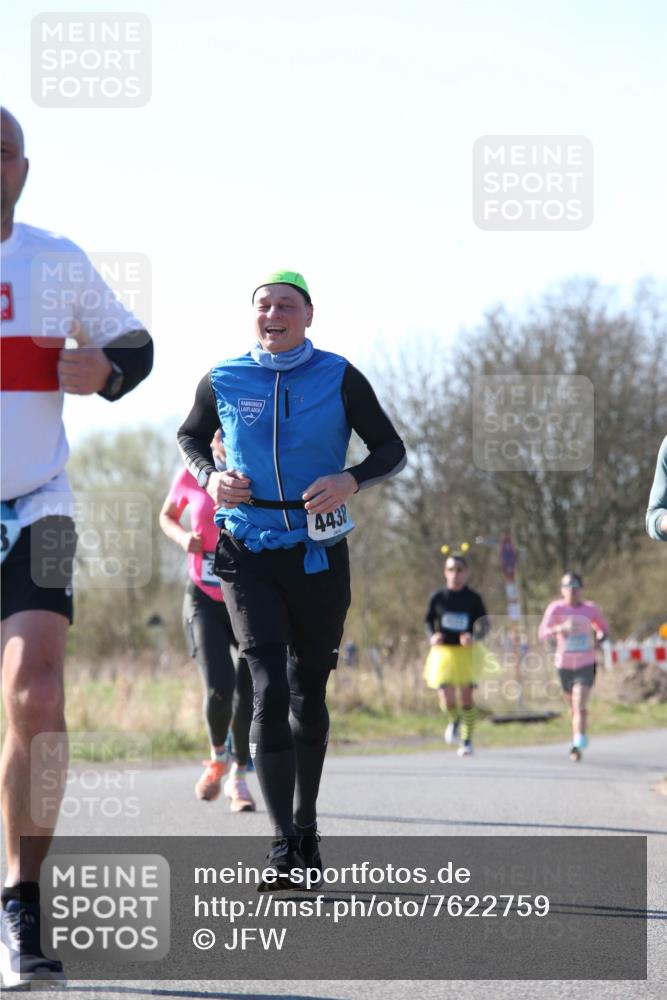 06.04.2025 - 44. Internationalen Wilhelmsburger Insellauf Jannik Wohlers http://msf.ph/oto/7622759 06.04.2025 10:23:39 Laufen 4438 meine-sportfotos.de