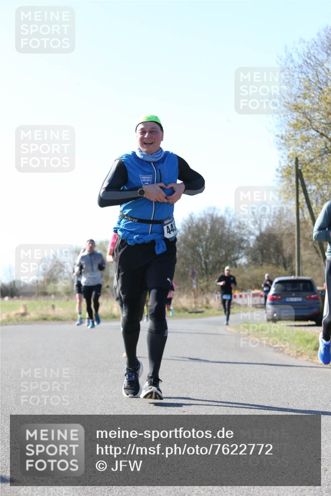 06.04.2025 - 44. Internationalen Wilhelmsburger Insellauf Jannik Wohlers http://msf.ph/oto/7622772 06.04.2025 10:23:42 Laufen 44 meine-sportfotos.de
