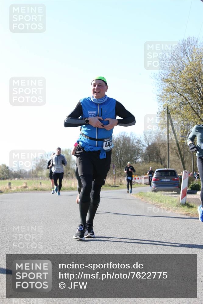 06.04.2025 - 44. Internationalen Wilhelmsburger Insellauf Jannik Wohlers http://msf.ph/oto/7622775 06.04.2025 10:23:42 Laufen 443 meine-sportfotos.de