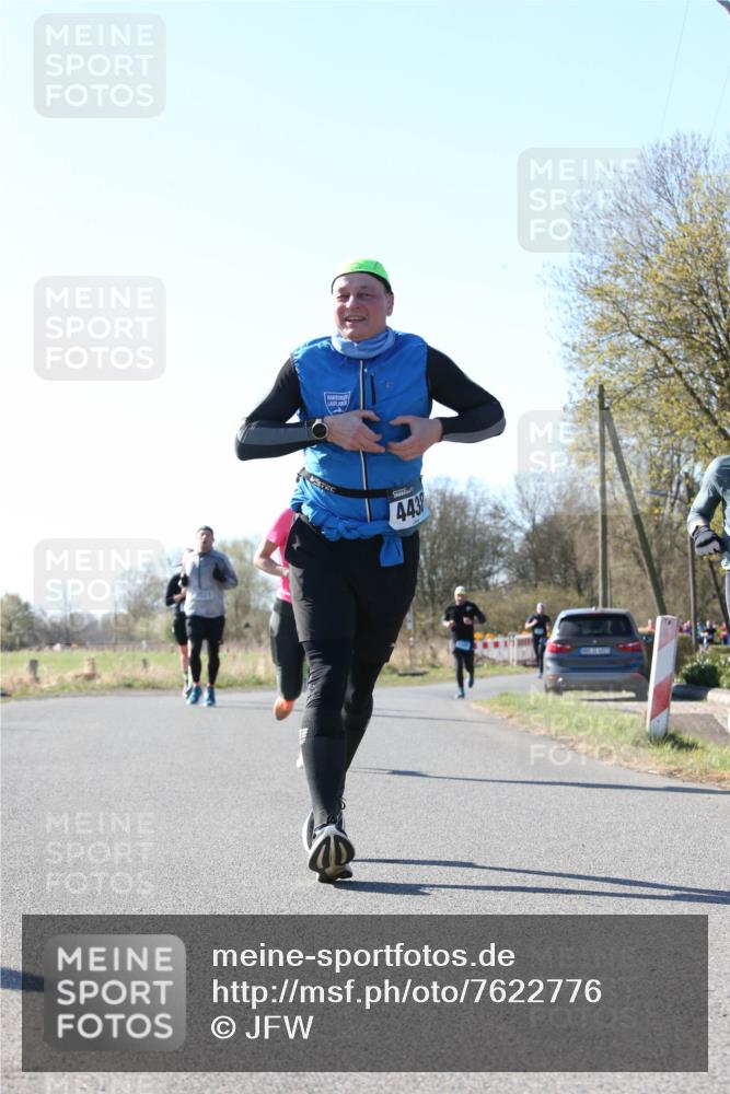 06.04.2025 - 44. Internationalen Wilhelmsburger Insellauf Jannik Wohlers http://msf.ph/oto/7622776 06.04.2025 10:23:42 Laufen 443 meine-sportfotos.de