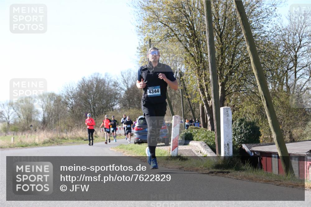 06.04.2025 - 44. Internationalen Wilhelmsburger Insellauf Jannik Wohlers http://msf.ph/oto/7622829 06.04.2025 10:23:56 Laufen 4344 meine-sportfotos.de