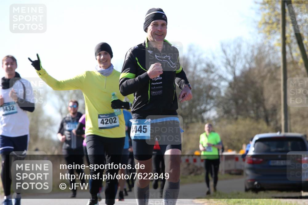 06.04.2025 - 44. Internationalen Wilhelmsburger Insellauf Jannik Wohlers http://msf.ph/oto/7622849 06.04.2025 10:24:10 Laufen 3432, 4202, 445 meine-sportfotos.de