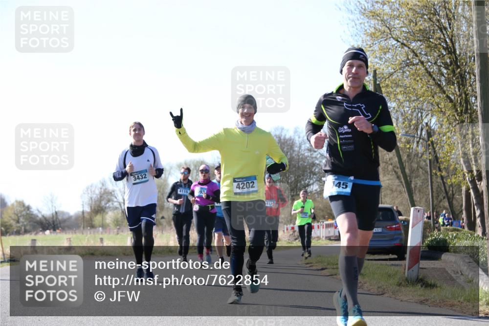 06.04.2025 - 44. Internationalen Wilhelmsburger Insellauf Jannik Wohlers http://msf.ph/oto/7622854 06.04.2025 10:24:11 Laufen 3432, 4115, 093, 4202, 4139, 145, 4321 meine-sportfotos.de