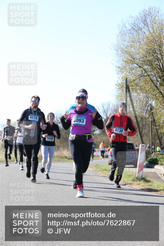 06.04.2025 - 44. Internationalen Wilhelmsburger Insellauf Jannik Wohlers http://msf.ph/oto/7622867 06.04.2025 10:24:15 Laufen 4115, 3086, 3093, 4139 meine-sportfotos.de