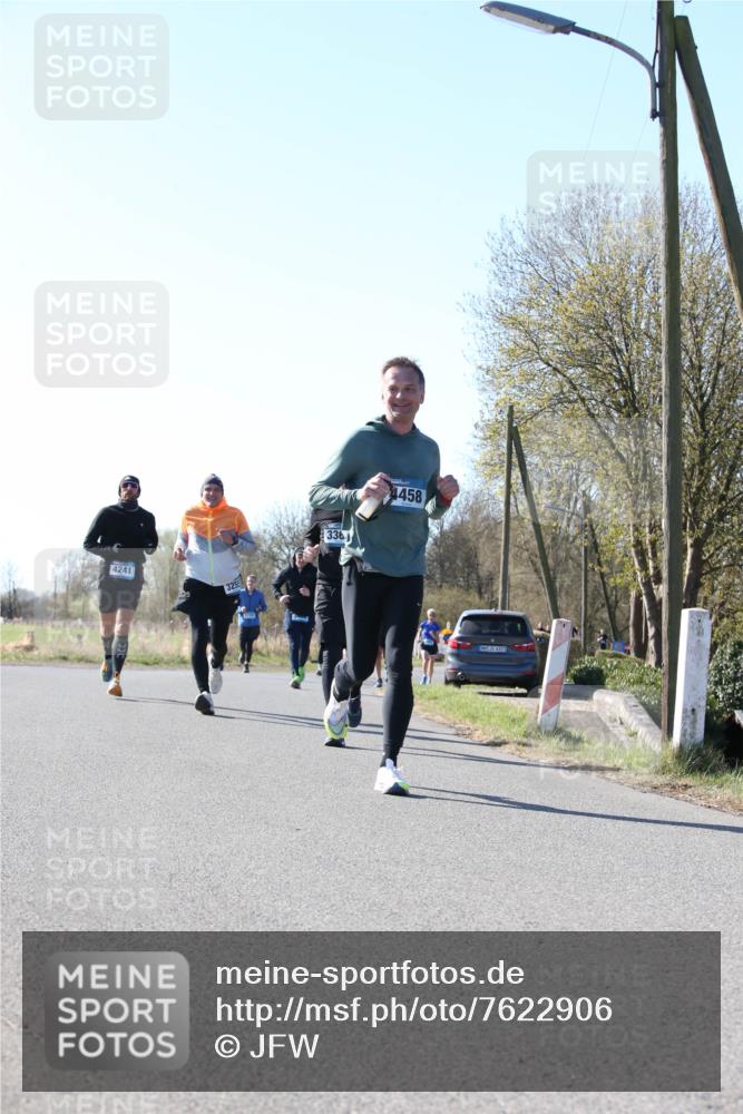 06.04.2025 - 44. Internationalen Wilhelmsburger Insellauf Jannik Wohlers http://msf.ph/oto/7622906 06.04.2025 10:24:30 Laufen 4241, 325, 336, 4458, 31, 4321 meine-sportfotos.de
