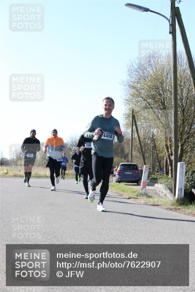 06.04.2025 - 44. Internationalen Wilhelmsburger Insellauf Jannik Wohlers http://msf.ph/oto/7622907 06.04.2025 10:24:30 Laufen 4241, 3255, 336, 4458, 31, 4321 meine-sportfotos.de