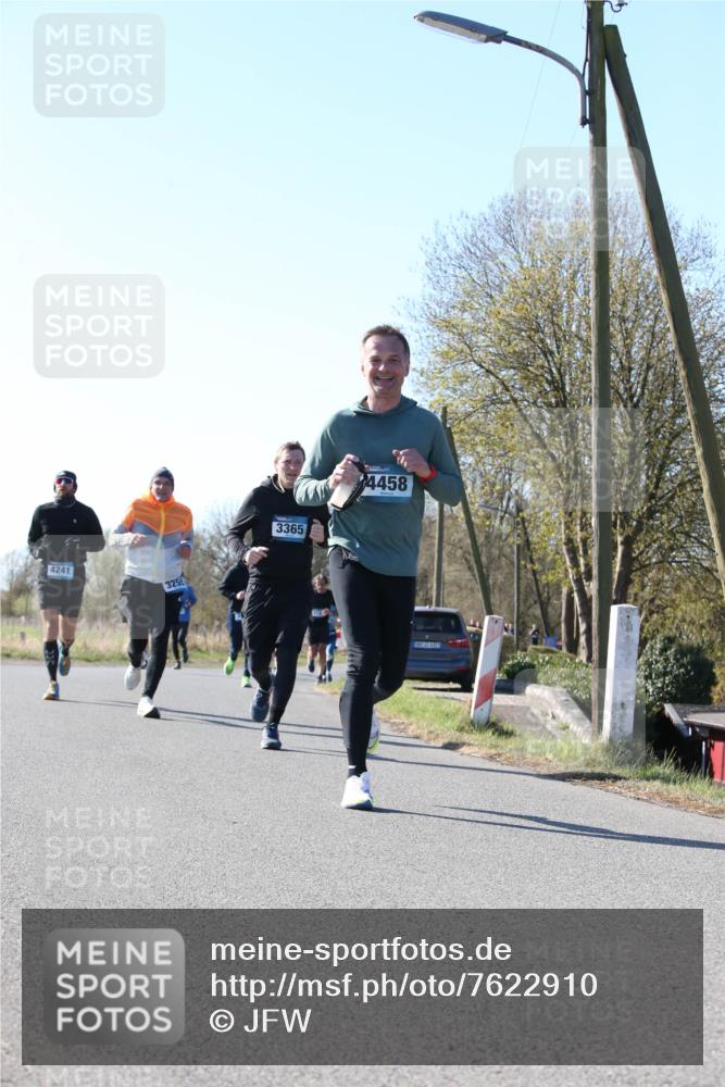 06.04.2025 - 44. Internationalen Wilhelmsburger Insellauf Jannik Wohlers http://msf.ph/oto/7622910 06.04.2025 10:24:30 Laufen 4241, 3255, 3365, 4458, 1448, 31, 57723 meine-sportfotos.de