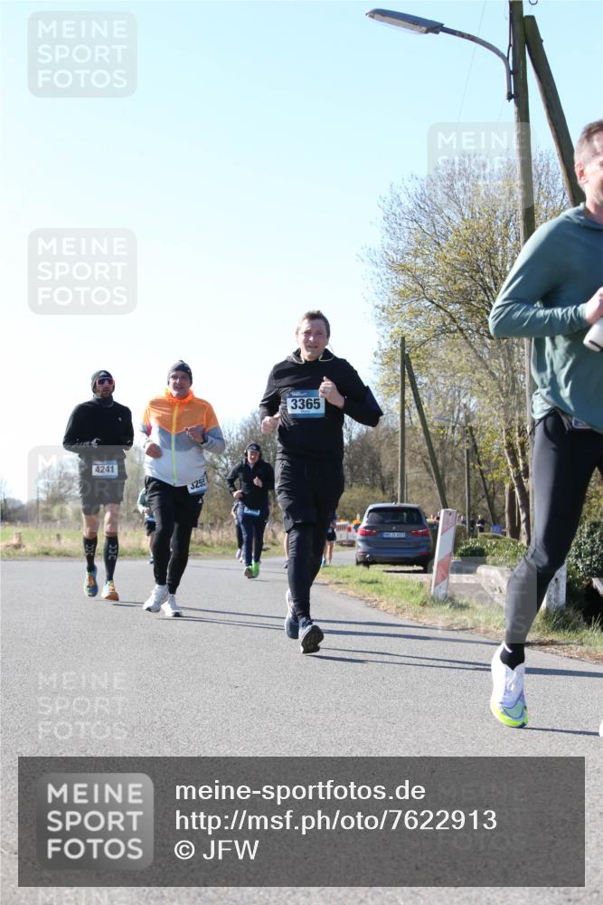 06.04.2025 - 44. Internationalen Wilhelmsburger Insellauf Jannik Wohlers http://msf.ph/oto/7622913 06.04.2025 10:24:31 Laufen 4241, 3255, 3365, 31, 4323 meine-sportfotos.de