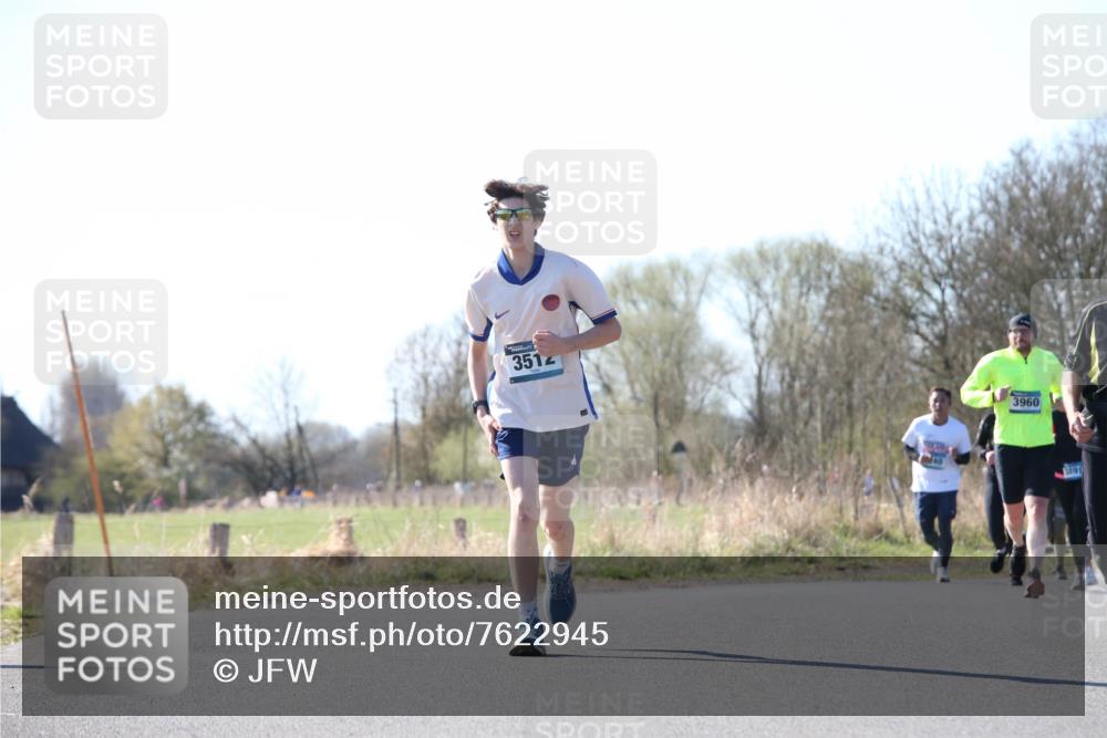 06.04.2025 - 44. Internationalen Wilhelmsburger Insellauf Jannik Wohlers http://msf.ph/oto/7622945 06.04.2025 10:24:45 Laufen 3512, 3960, 1891 meine-sportfotos.de