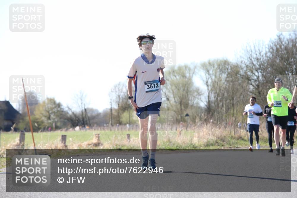 06.04.2025 - 44. Internationalen Wilhelmsburger Insellauf Jannik Wohlers http://msf.ph/oto/7622946 06.04.2025 10:24:45 Laufen 3512, 240, 3960, 3891 meine-sportfotos.de