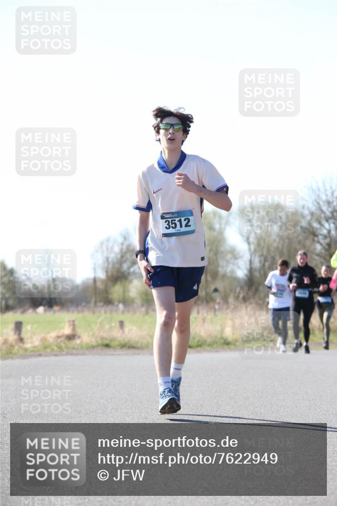 06.04.2025 - 44. Internationalen Wilhelmsburger Insellauf Jannik Wohlers http://msf.ph/oto/7622949 06.04.2025 10:24:47 Laufen 3512 meine-sportfotos.de