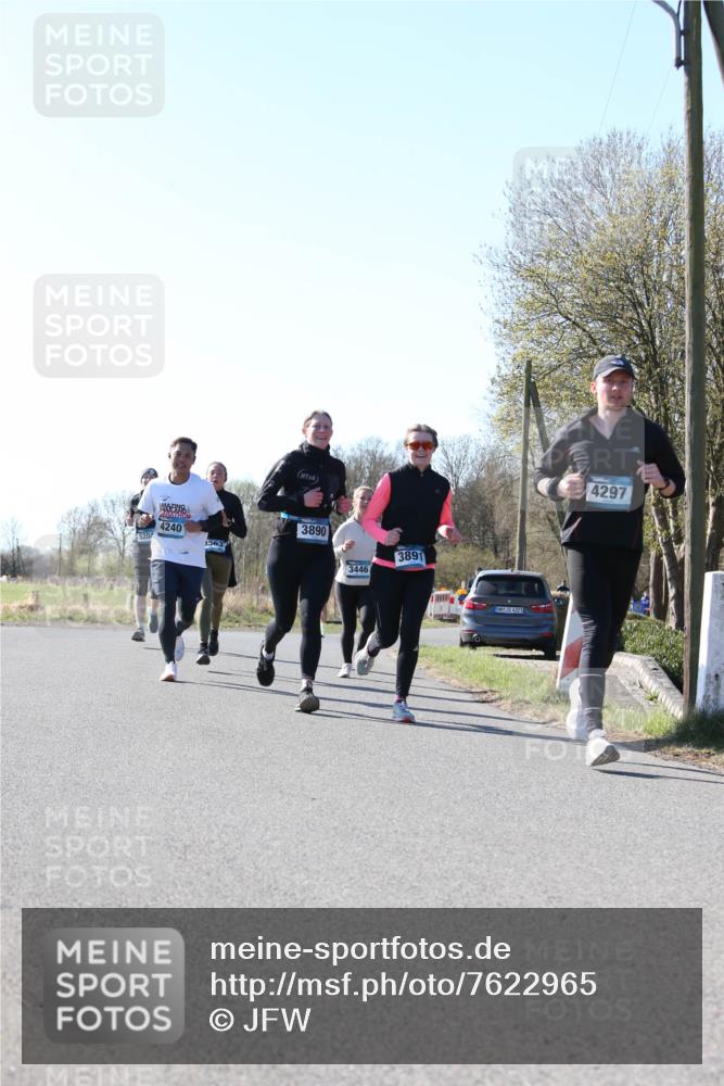06.04.2025 - 44. Internationalen Wilhelmsburger Insellauf Jannik Wohlers http://msf.ph/oto/7622965 06.04.2025 10:24:55 Laufen 520, 4240, 563, 16, 3890, 3446, 3891, 31, 4321, 4297 meine-sportfotos.de
